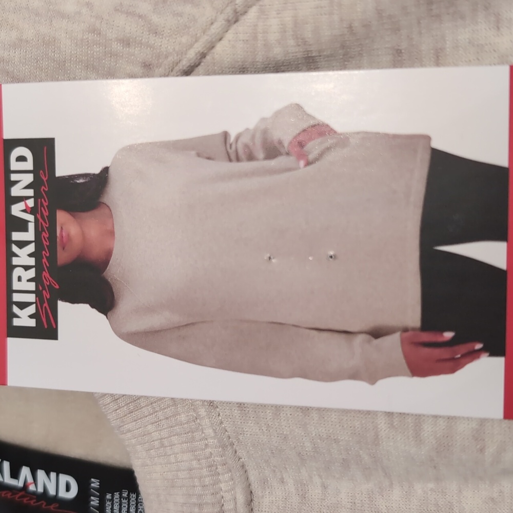 L: Kirkland Cozy Fleece Sweater - Picture 1 of 8